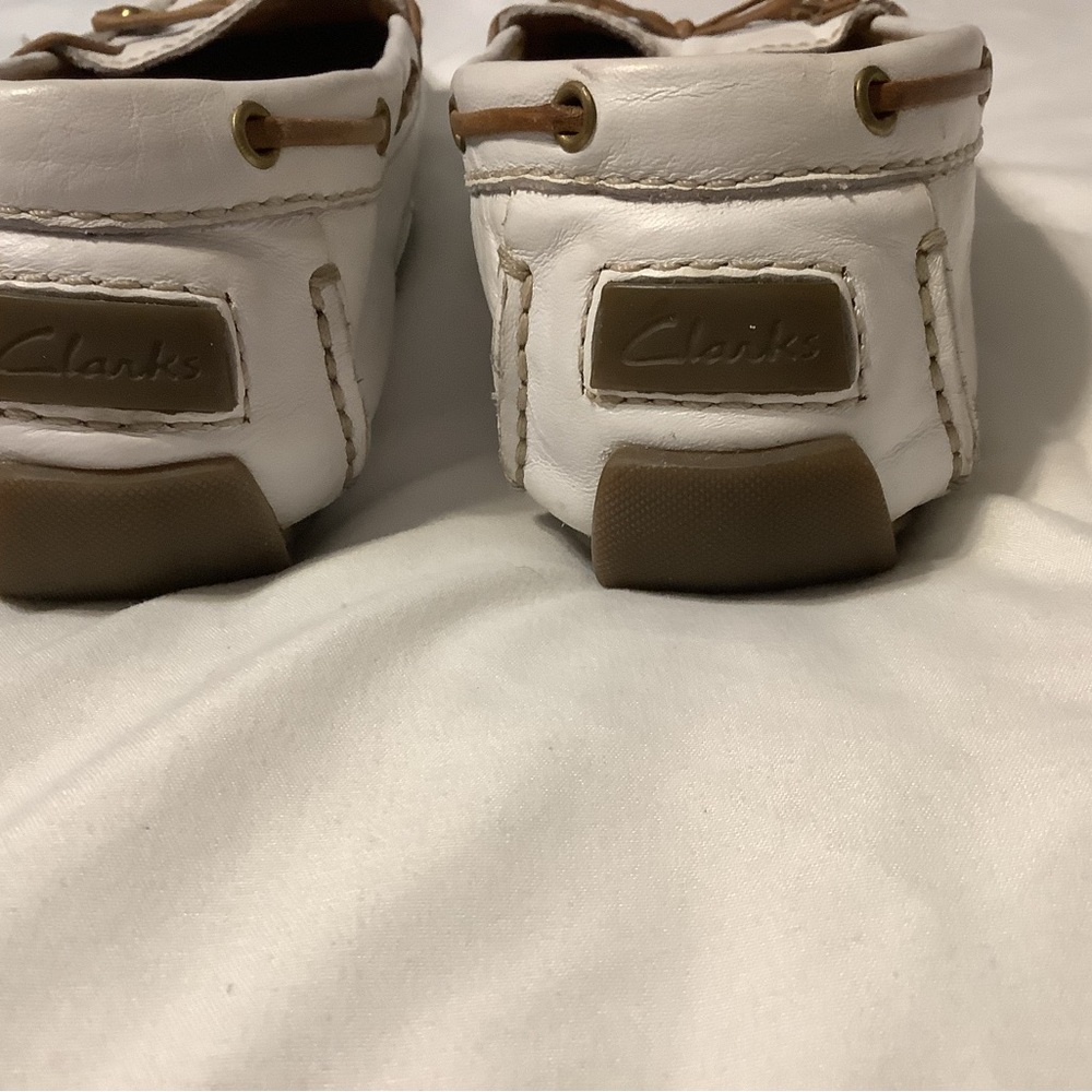 Clarks Women's White and Tan Loafers - Picture 3 of 8
